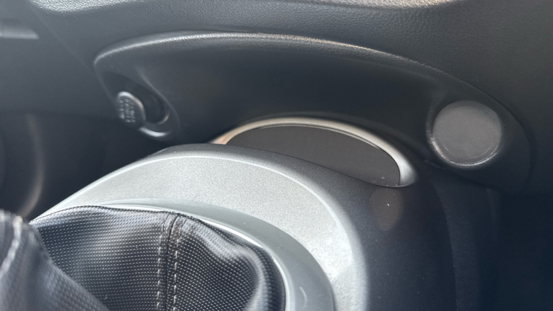 Nissan Juke 1.6 [94] Visia 5dr Petrol Hatchback